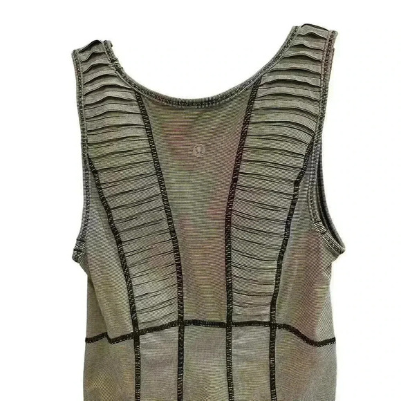 - Lululemon Stay the Course Moisture Wicking Tank Top Size 4, Pre-Owned. EUC - Picture 5 of 6
